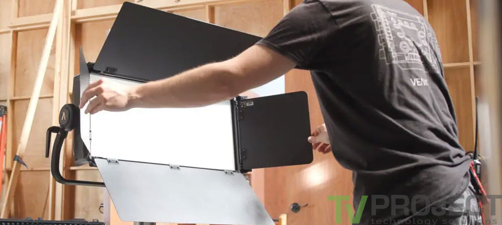 Шторки Aputure Nova P600c Barndoors фотов описание 1