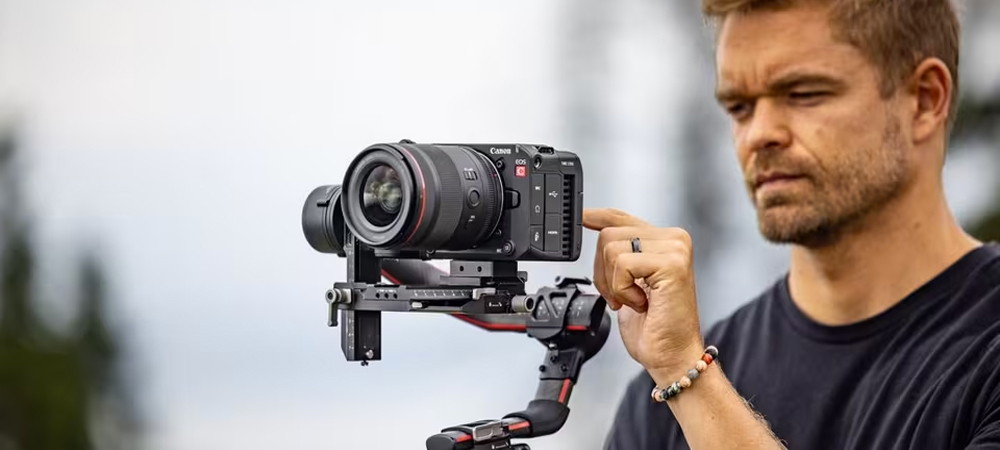 Компактна кінокамера Canon EOS C50 фото в опис 2