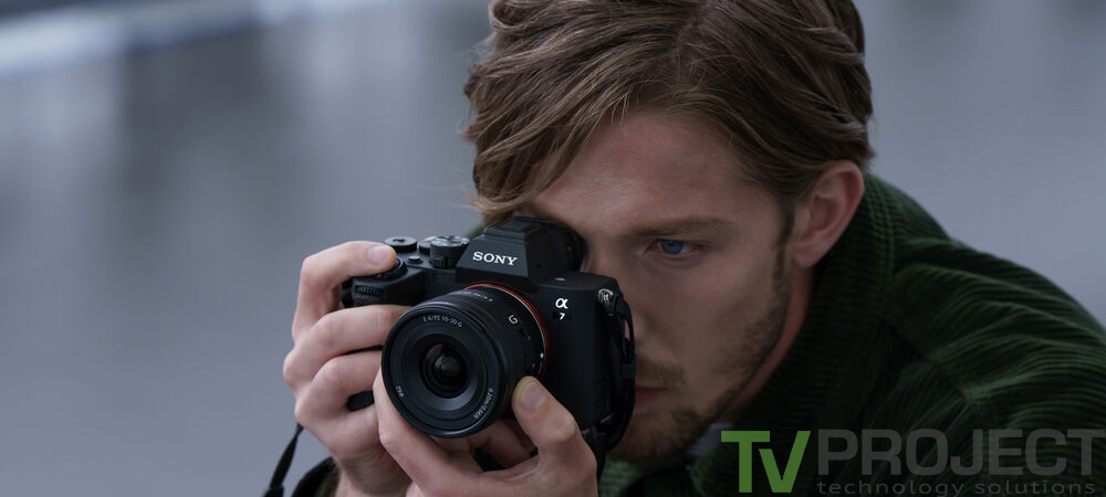 Широкоугольный объектив Sony E PZ 10-20mm F4 G фото в описание 2