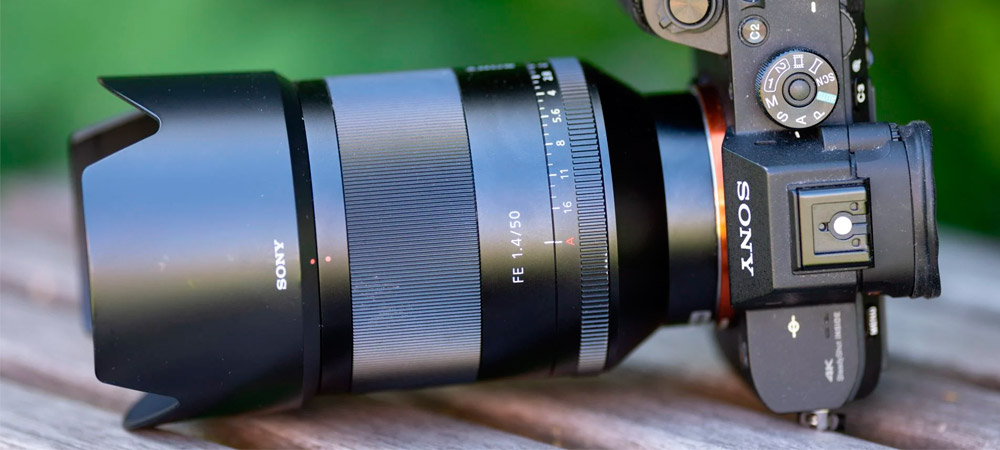 Объектив Sony FE 50mm f/1.4 ZA Planar T* фото в описание 1