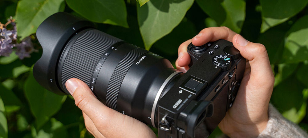 Объектив Tamron 18-300mm f/3.5-6.3 Di III-A VC VXD (Sony E) фото для описания 2 